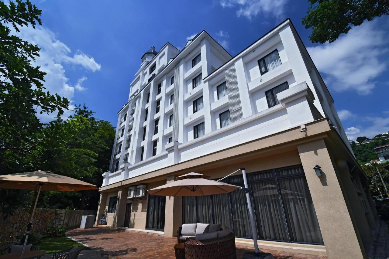 Fullon Poshtel - Shuili Hotel Bagian luar foto