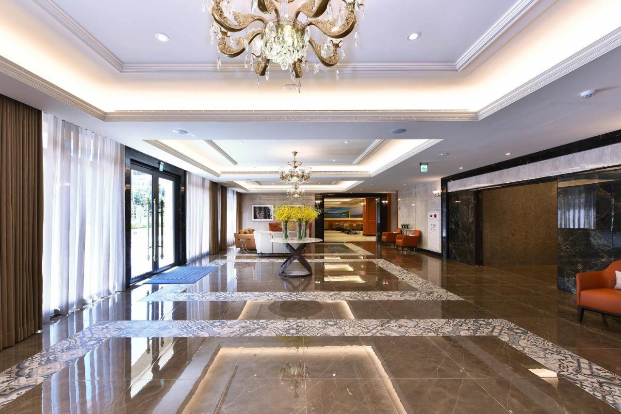 Fullon Poshtel - Shuili Hotel Bagian luar foto