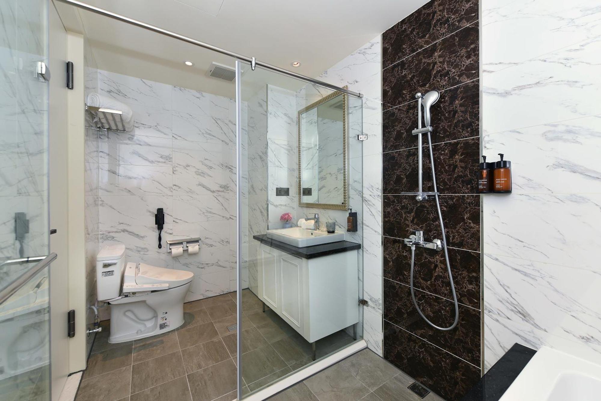 Fullon Poshtel - Shuili Hotel Bagian luar foto